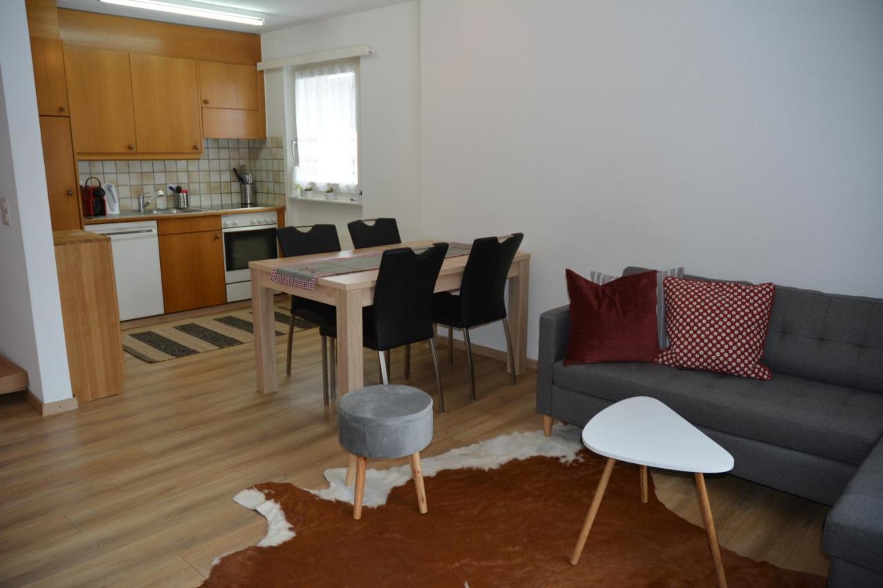 Apartamento Haus Valaisia - Randa Bei Zermatt Exterior foto